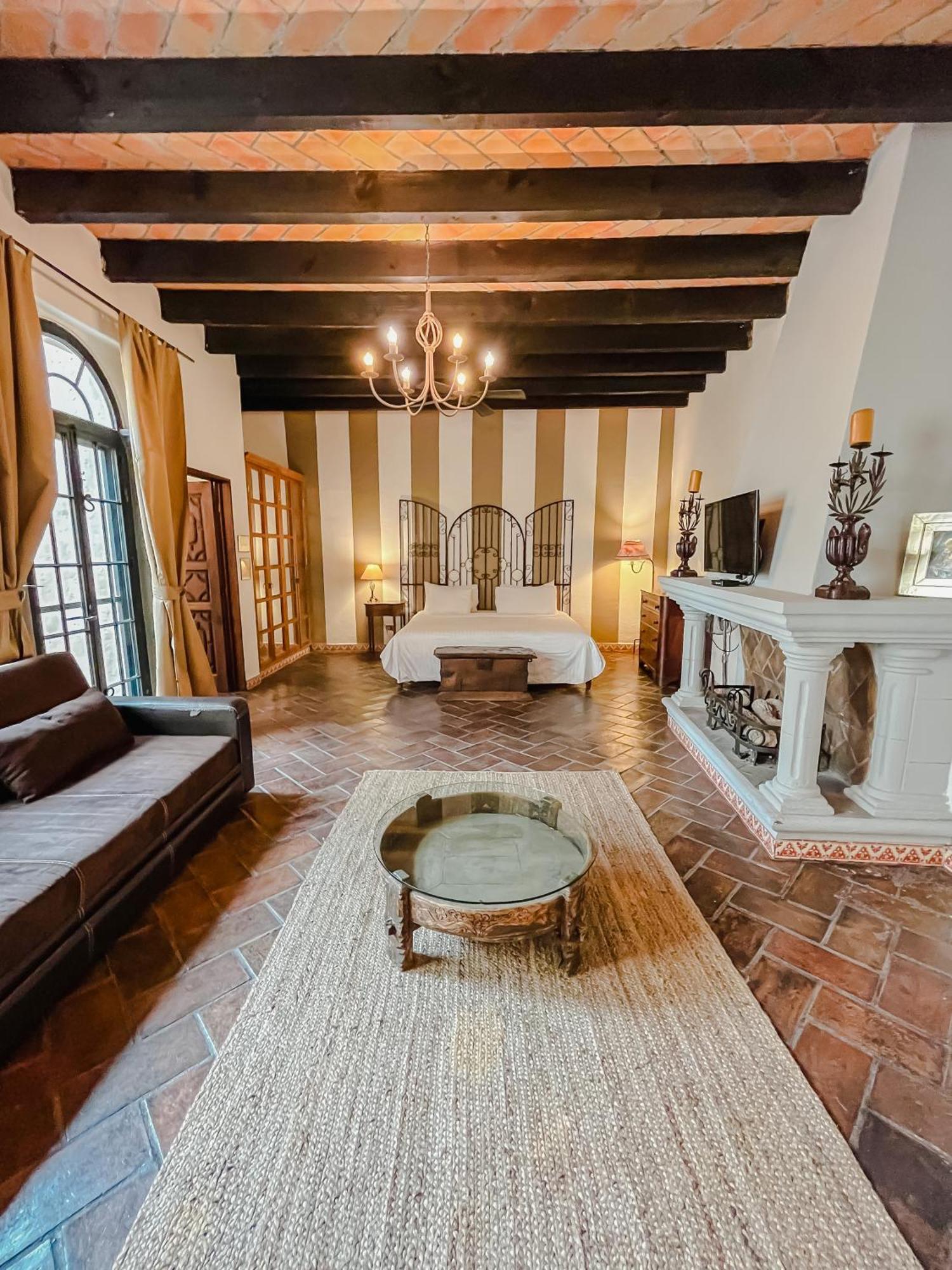 Casa Liza Bed & Breakfast Сан Мигел де Аленде Екстериор снимка